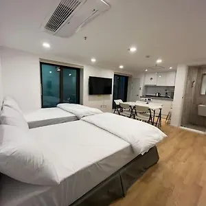 Pensjonat 318, Seul