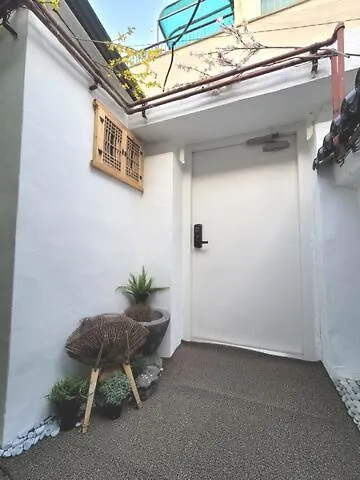 Hanok House Seoul Station Apartment