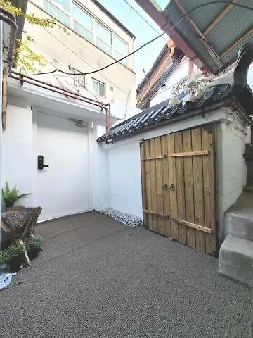 Apartment Hanok House Seoul Station