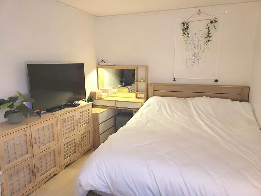 Apartment Hanok House Seoul Station